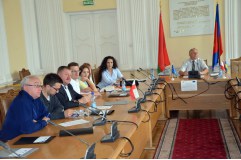 Круглый стол