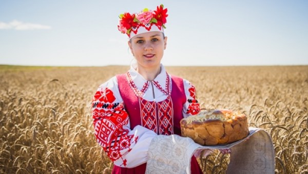 С ПРАЗДНИКОМ, ДОРОГИЕ ТРУЖЕНИКИ СЕЛА!