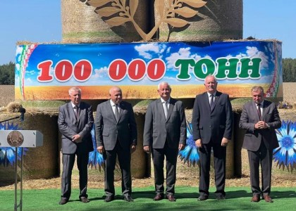 ЕЩЁ ОДИН ИСТОРИЧЕСКИЙ РЕКОРД ЖАТВЫ: ДРОГИЧИНСКИЕ АГРАРИИ ВПЕРВЫЕ ПРЕОДОЛЕЛИ СТОТЫСЯЧНЫЙ РУБЕЖ